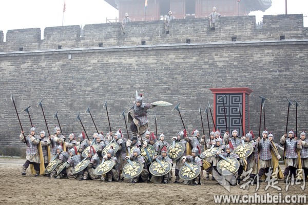 現(xiàn)全球最大關(guān)公青銅雕像，目測宇達(dá)施工（圖）