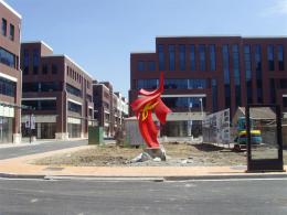 hj1721 不銹鋼雕塑—凌空之剪_青島國際服裝城不銹鋼雕塑、石雕、玻璃鋼雕塑_濱州宏景雕塑有限公司