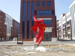 hj1725 不銹鋼雕塑—凌空之剪_青島國際服裝城不銹鋼雕塑、石雕、玻璃鋼雕塑_濱州宏景雕塑有限公司