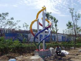 hj1737 不銹鋼雕塑—針線之魅_青島國際服裝城不銹鋼雕塑、石雕、玻璃鋼雕塑_濱州宏景雕塑有限公司