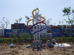 hj1743 不銹鋼雕塑-針線之魅_青島國際服裝城不銹鋼雕塑、石雕、玻璃鋼雕塑_濱州宏景雕塑有限公司